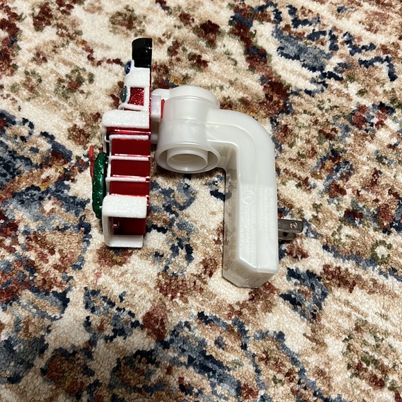 Bath and Body Works Plug In - Santa in Chimney - Picture 4 of 6